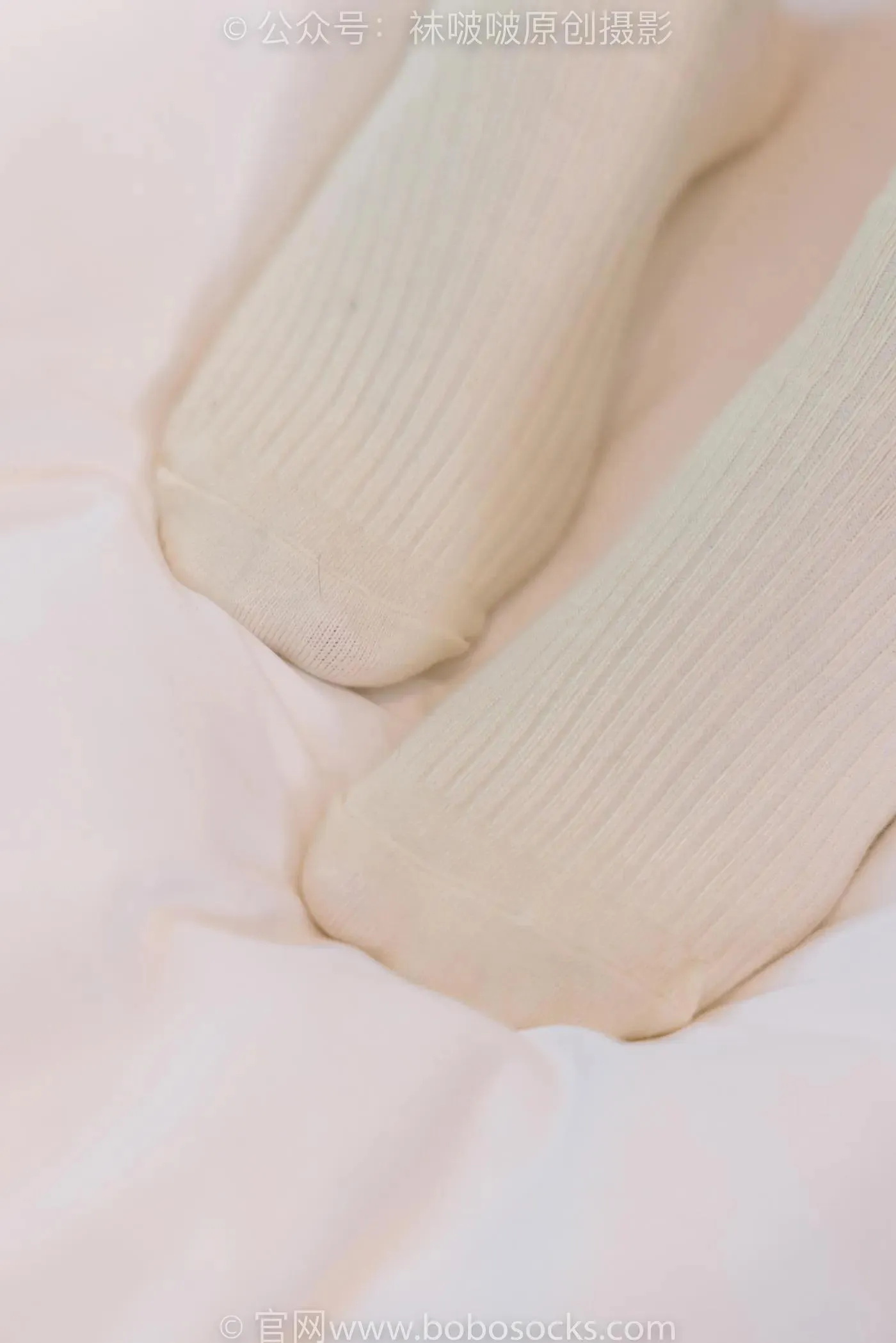 [BoBoSocks袜啵啵]NO.176 小安-运动鞋、白棉袜、裸足 [138P]插图